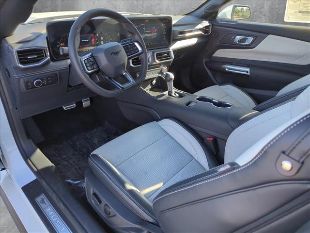 2025 Ford Mustang EcoBoost Premium photo 3