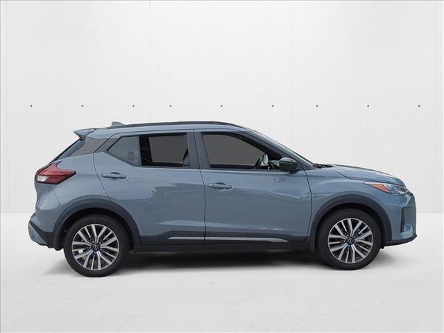 2024 Nissan Kicks SR photo 4