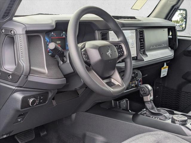 2025 Ford Bronco Base photo 3