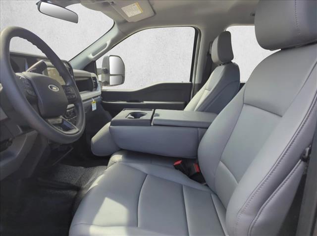 2025 Ford F-250 XL photo 4