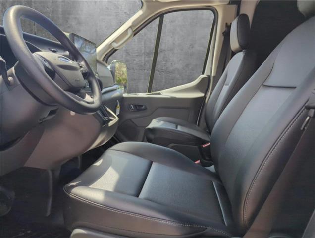 2025 Ford Transit photo 4