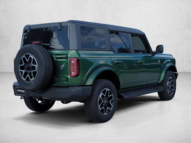 2025 Ford Bronco Outer Banks photo 2