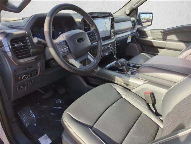 2025 Ford F-150 Lariat photo 3
