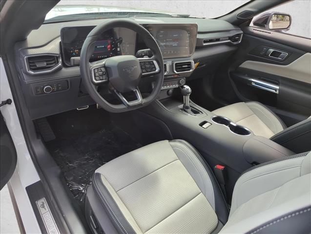 2025 Ford Mustang GT Premium Convertible photo 3