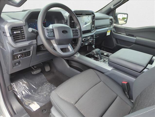 2025 Ford F-150 XLT photo 3