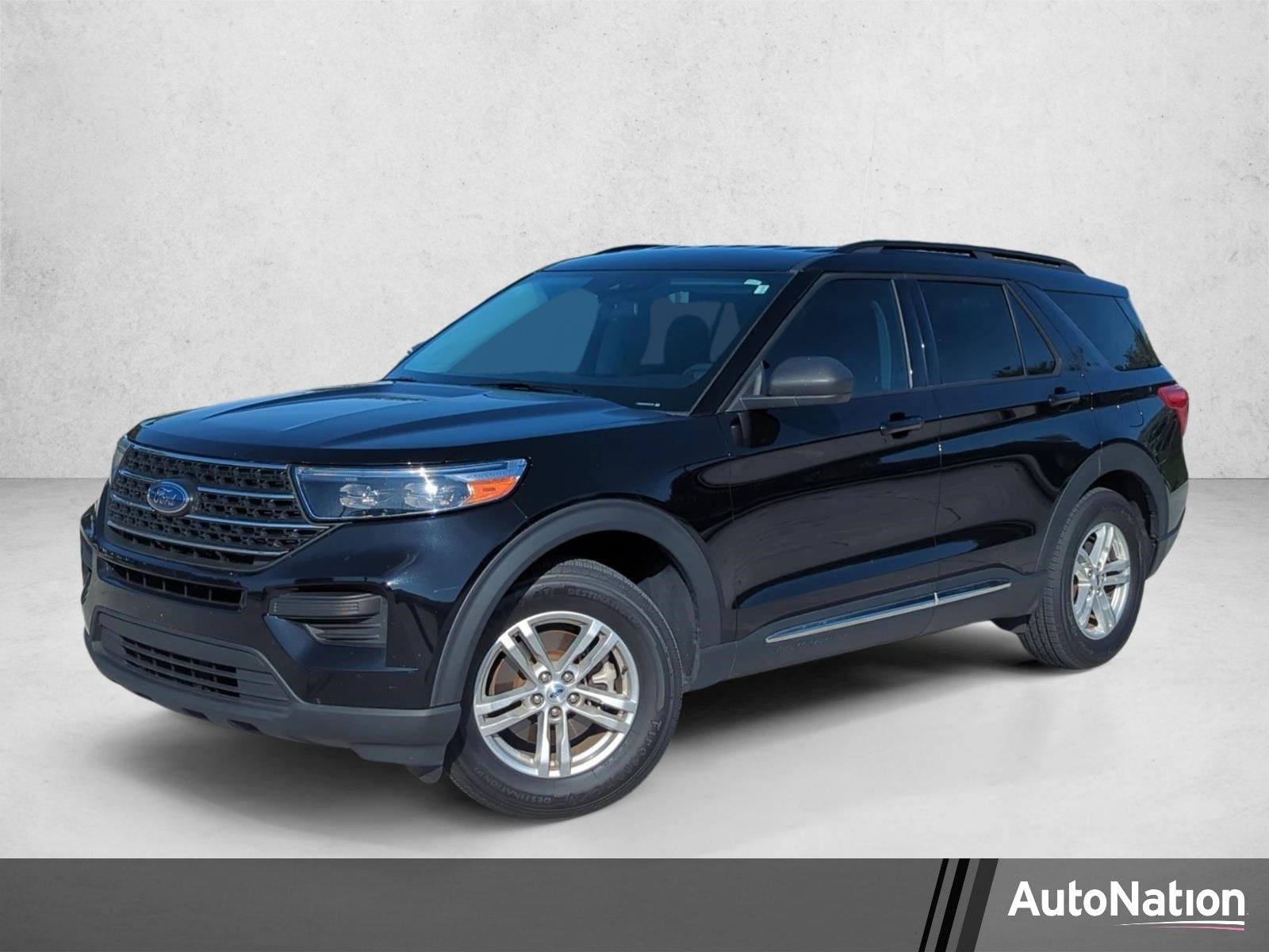 2023 Ford Explorer XLT RWD's photo