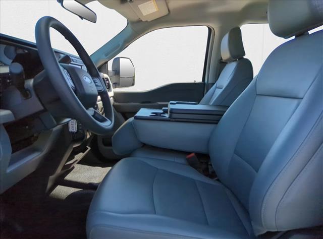 2025 Ford F-450 XL photo 3