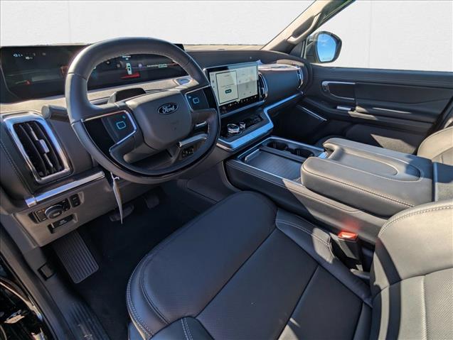 2025 Ford Expedition MAX Platinum photo 3