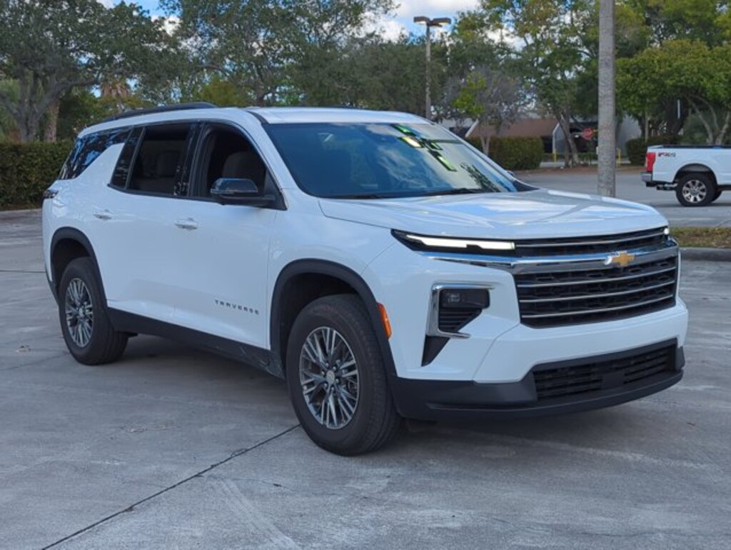 Used 2024 Chevrolet Traverse AWD LT SUV