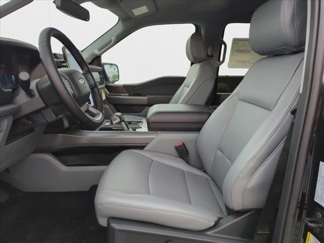 2025 Ford F-150 Lightning Lariat photo 4