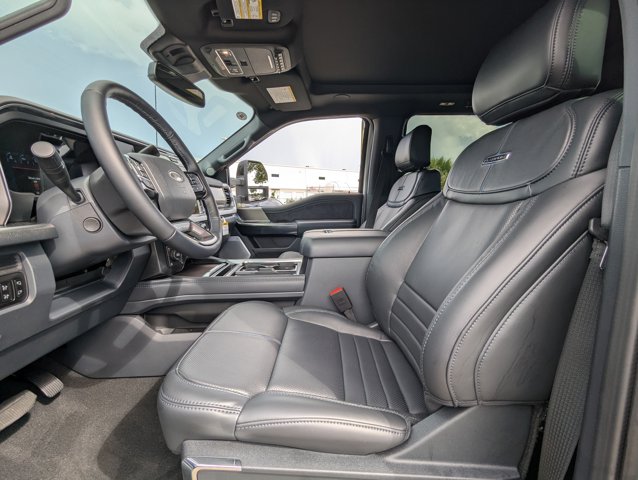 2026 Ford F-250 Platinum photo 4