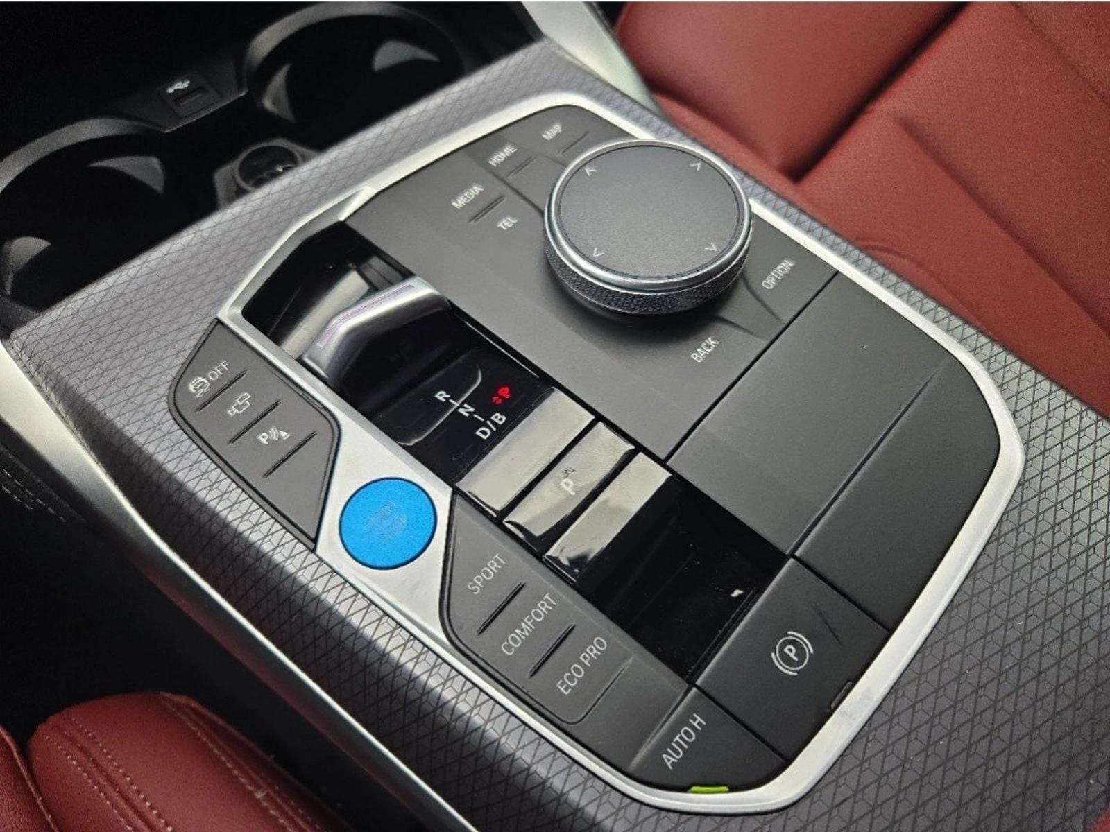 2025 BMW i4 11