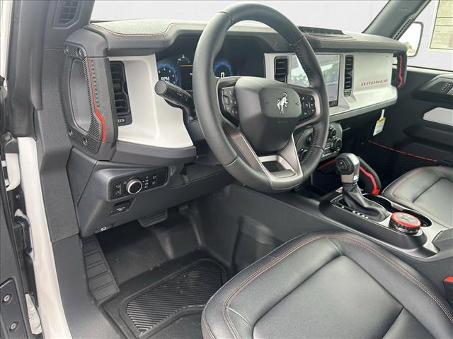 2025 Ford Bronco First Edition photo 3