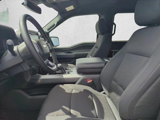 2025 Ford F-150 XLT photo 4