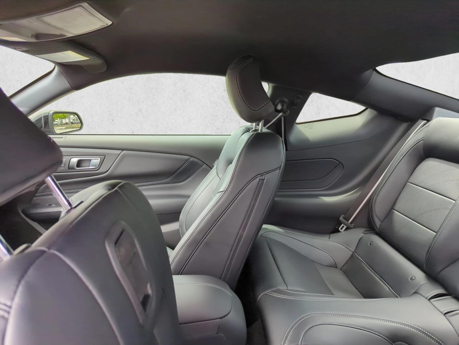 2025 Ford Mustang 16