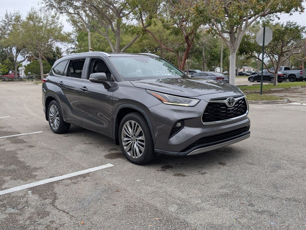 Used 2022 Toyota Highlander Platinum SUV