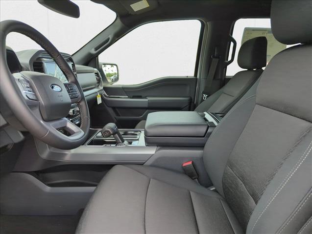 2025 Ford F-150 XLT photo 4