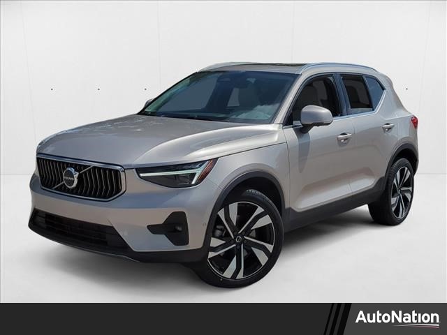 2024 Volvo XC40 Ultimate Bright Theme