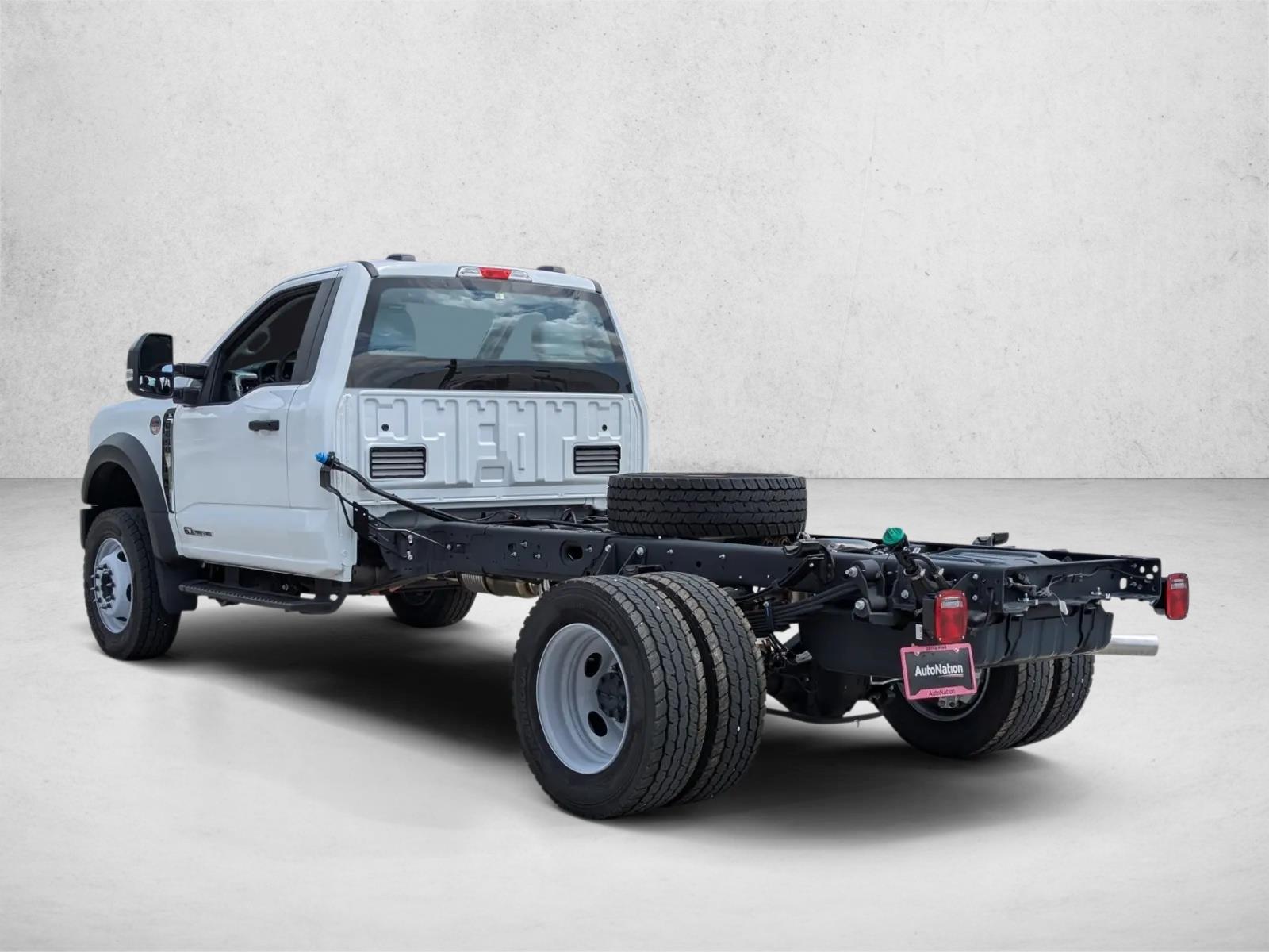 2025 Ford F-600 Super Duty Chassis Cab XL - Photo 9