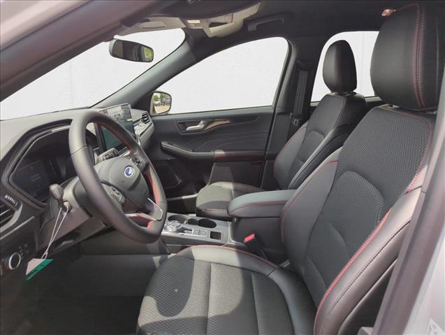 2025 Ford Escape ST-Line photo 4