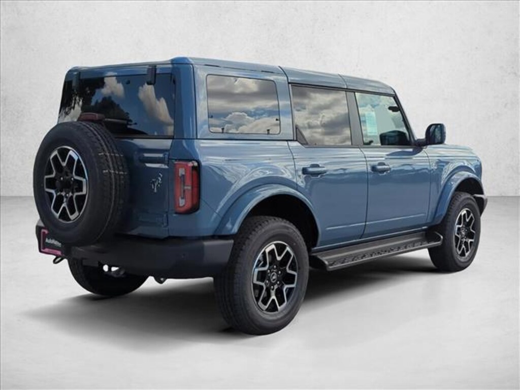 New 2025 Ford Bronco Outer Banks SUV
