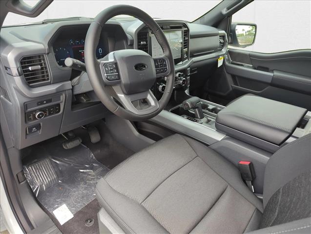2025 Ford F-150 XLT photo 3