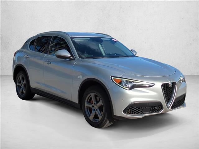2018 Alfa Romeo Stelvio Q4 photo 3