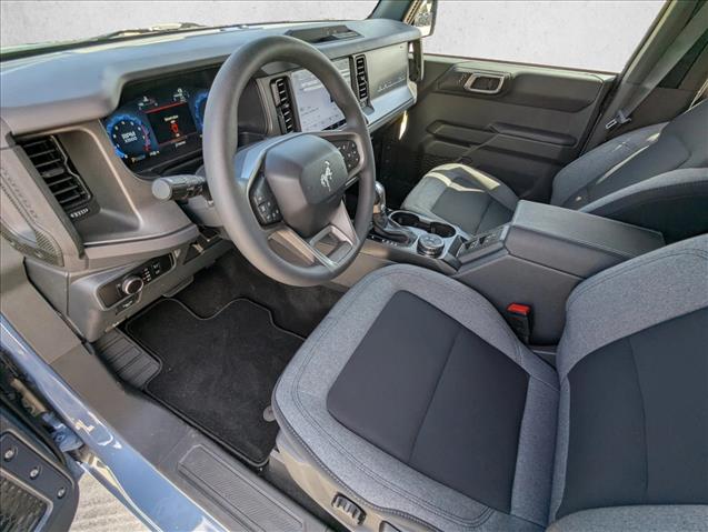 2025 Ford Bronco Base photo 3