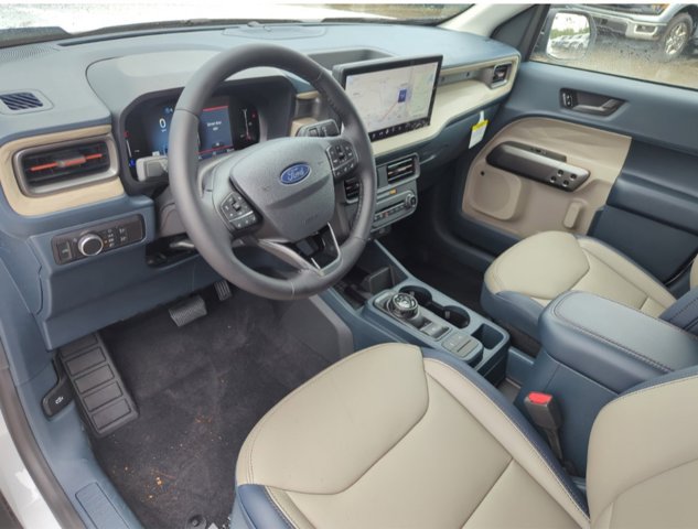 2025 Ford Maverick Lariat photo 2