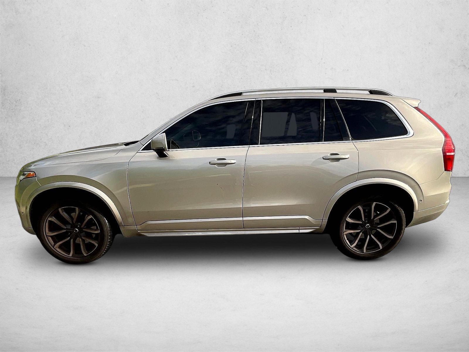 Used 2018 Volvo XC90 Momentum SUV