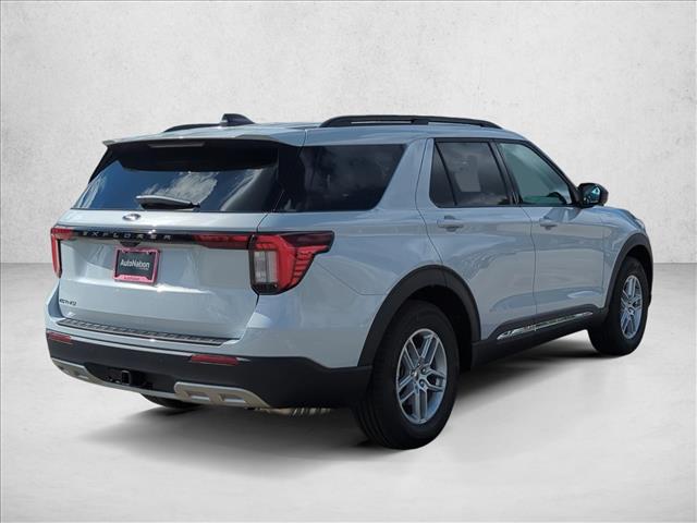 2025 Ford Explorer photo 2