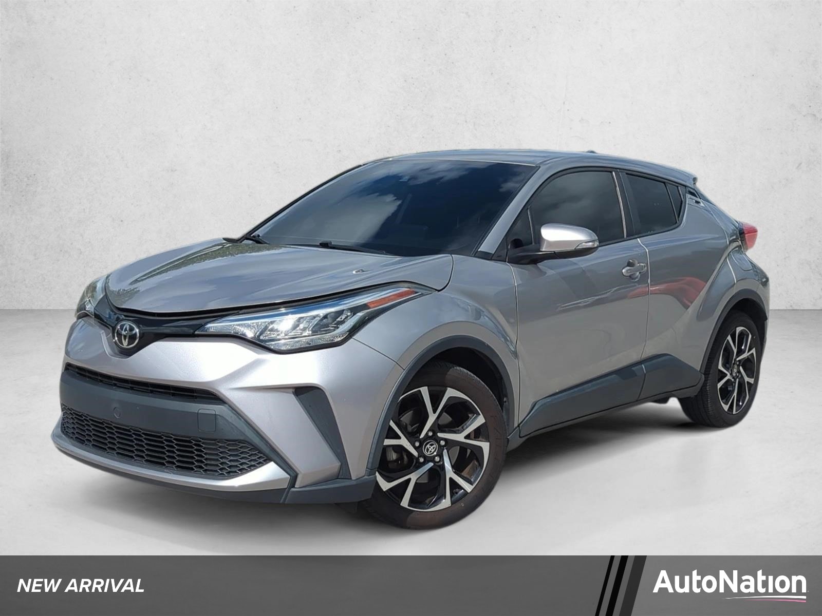 2020 Toyota C-HR XLE's photo
