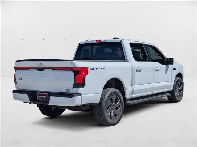 2025 Ford F-150 Lightning Lariat photo 2