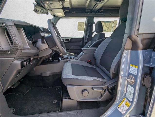 2025 Ford Bronco Base photo 4