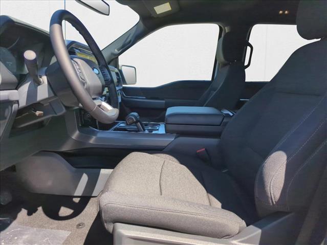 2025 Ford F-150 XLT photo 4