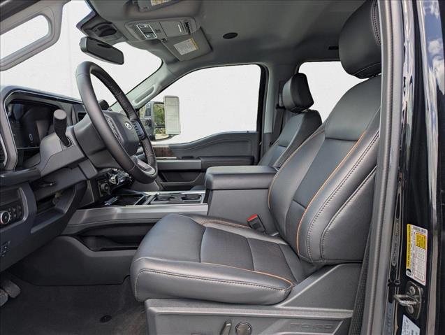 2025 Ford F-350 Lariat photo 4