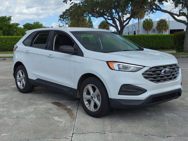 2020 Ford Edge SE photo 3