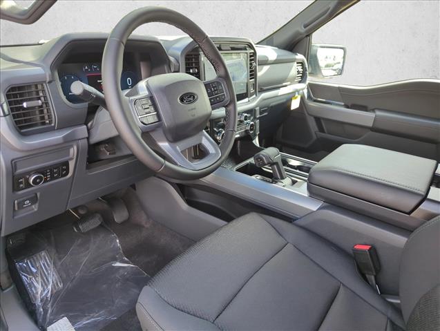 2025 Ford F-150 XLT photo 3