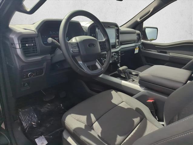2025 Ford F-150 XLT photo 3