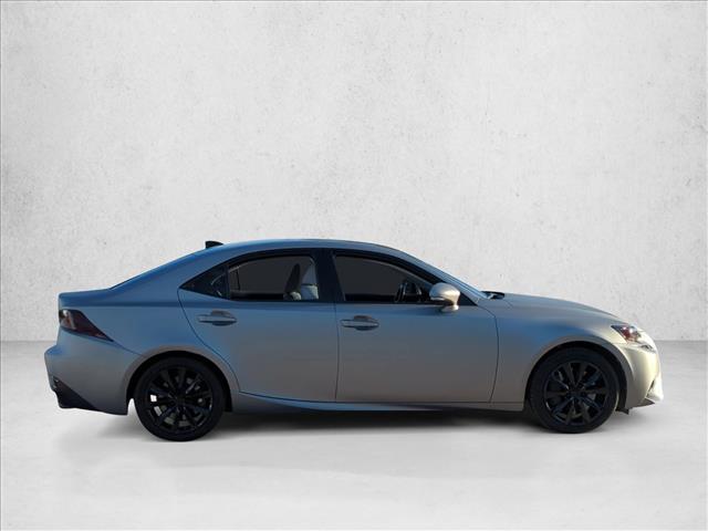 2016 Lexus IS 200t photo 4