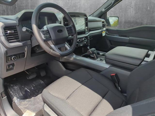 2025 Ford F-150 XLT photo 3