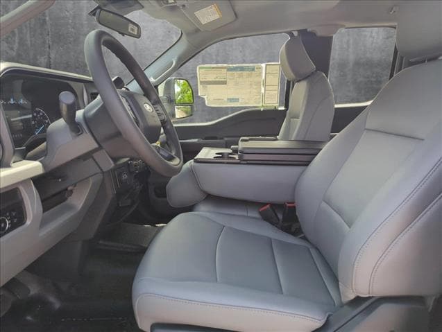 2025 Ford F-250 XL photo 4