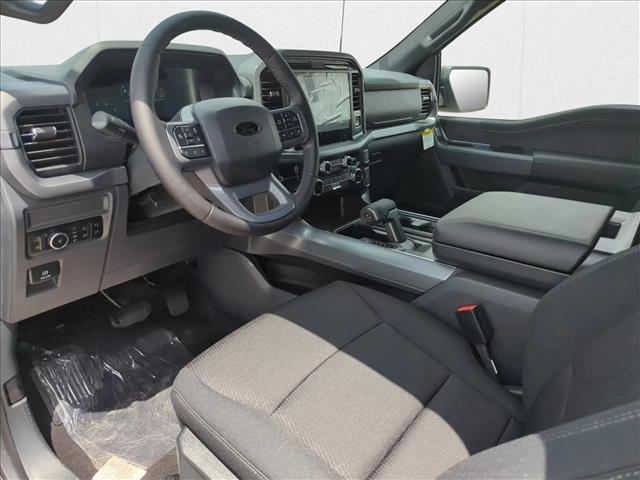 2025 Ford F-150 XLT photo 3