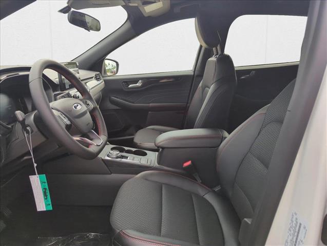 2025 Ford Escape ST-Line photo 2