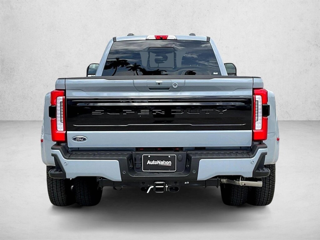 New 2026 Ford F-350 Platinum Truck Crew Cab