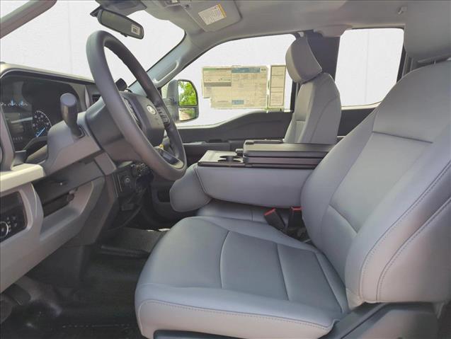 2025 Ford F-250 XL photo 4