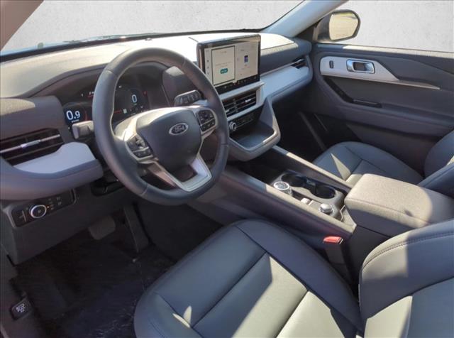 2026 Ford Explorer photo 2