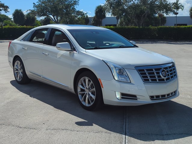 2013 Cadillac XTS Premium photo 2