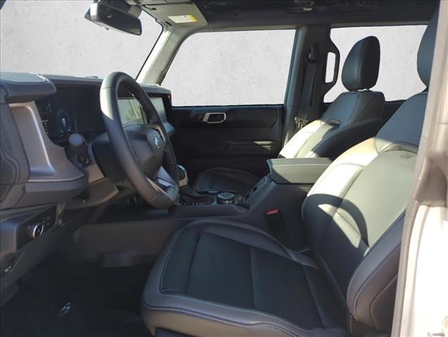2025 Ford Bronco Outer Banks photo 3