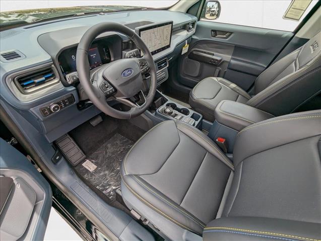 2025 Ford Maverick photo 2